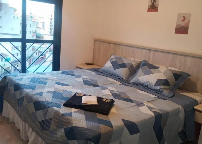 Flat Plaza Inn 51